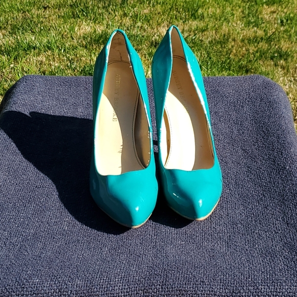 Audrey Brooke real high heels 8.5M - Picture 3 of 7